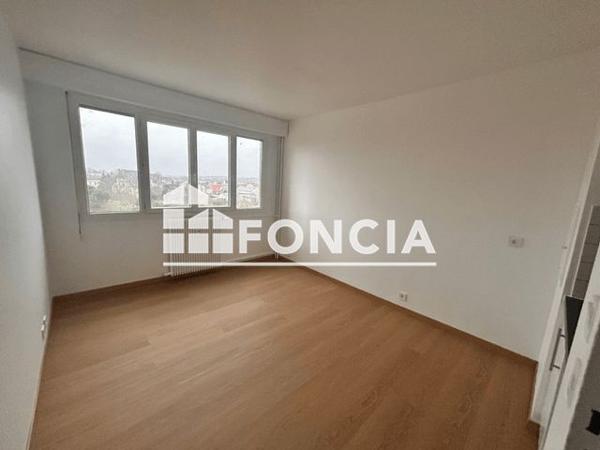 Location Studio 16 m² - 16 BOULEVARD CHAMBLAIN Melun 77000