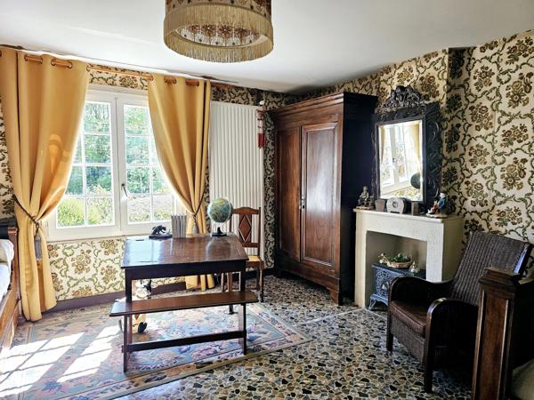 Ensemble de trois maisons