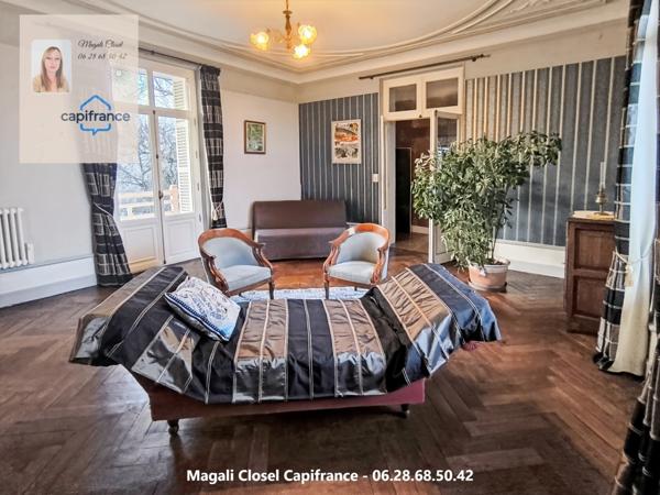 Demeure de caractère – Fin XIXe siècle – Parc arboré de plus de 5 000 m² – Centre-ville