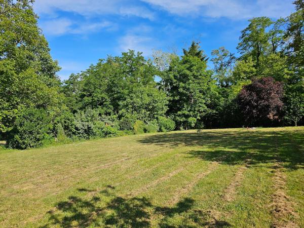 Terrain Briollay 1098 m2 - A viabiliser - non inondable!