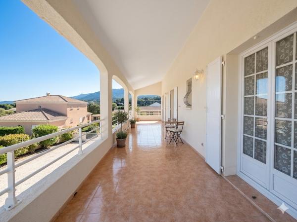 Maison 7 pièces - 180 m²