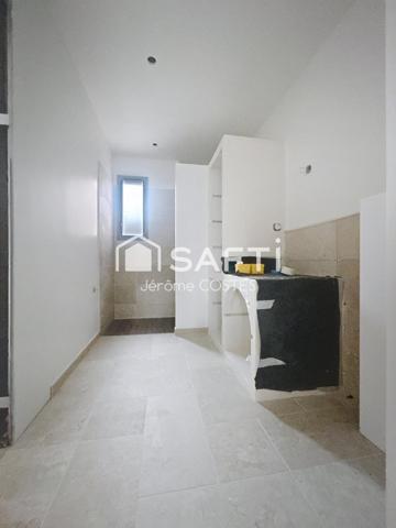 Villa contemporaine d'environ 170 M2 en cours de construction