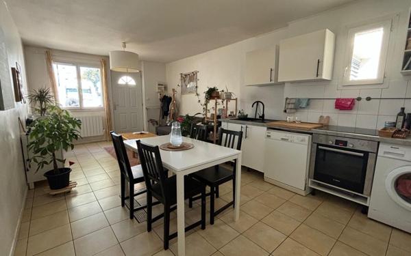 Appartement à vendre    3 pièces • 52 m2 Vaulx-en-Velin