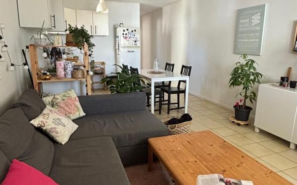 Appartement à vendre    3 pièces • 52 m2 Vaulx-en-Velin