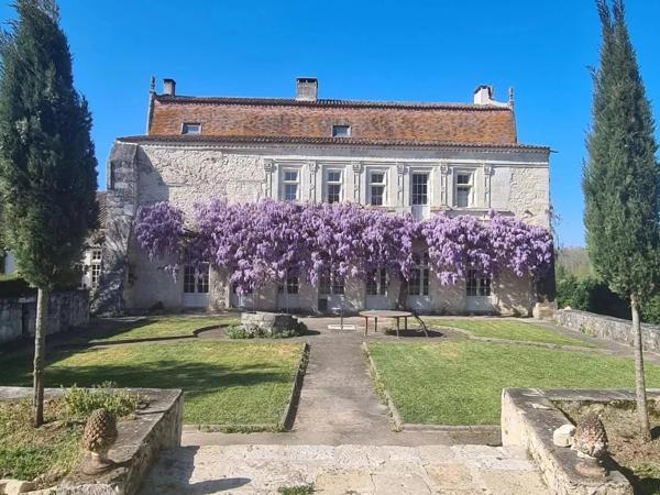 Manoir avec gîte et piscine
