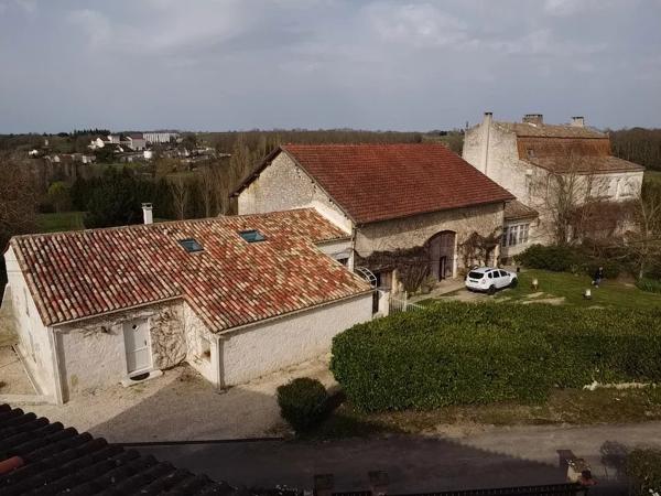 Manoir avec gîte et piscine