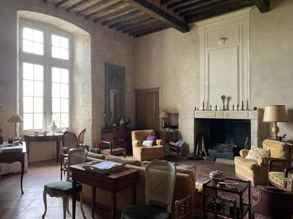 Manoir avec gîte et piscine