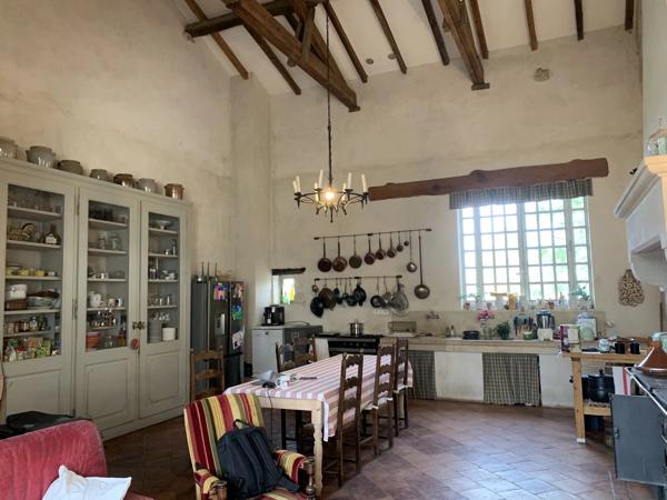 Manoir avec gîte et piscine