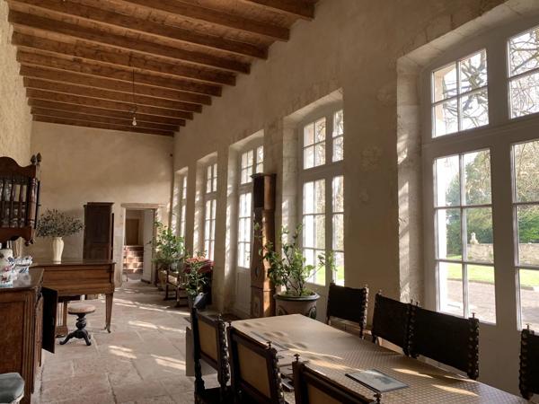 Manoir avec gîte et piscine