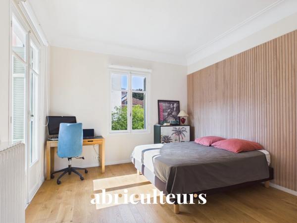 Superbe T2 de 58 m² Entièrement Rénové avec Terrasses Calme Absolu à 2 min de la Gare TGV Nice-Ville