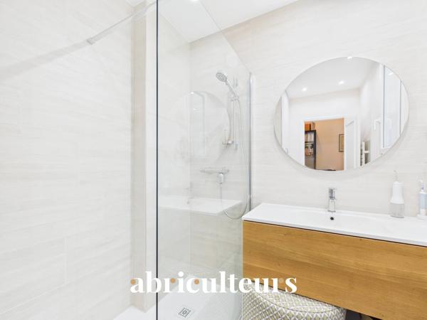 Superbe T2 de 58 m² Entièrement Rénové avec Terrasses Calme Absolu à 2 min de la Gare TGV Nice-Ville