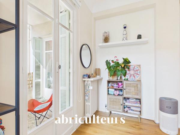 Superbe T2 de 58 m² Entièrement Rénové avec Terrasses Calme Absolu à 2 min de la Gare TGV Nice-Ville