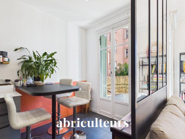 Superbe T2 de 58 m² Entièrement Rénové avec Terrasses Calme Absolu à 2 min de la Gare TGV Nice-Ville