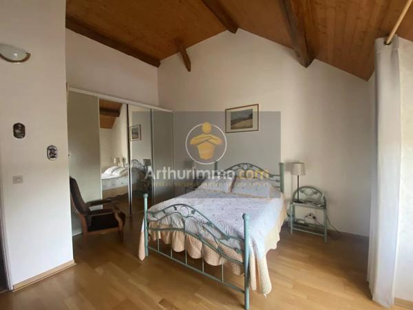 Vente                                                      Maison de ville
                        
                     4 pièces                      112 m2                     à Gretz-Armainvilliers