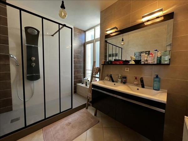 Maison à vendre |  Lignières |  8 pièces | 213 m²