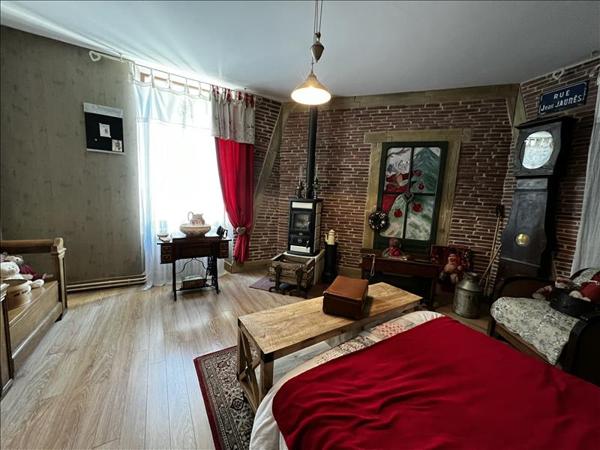 Maison à vendre |  Lignières |  8 pièces | 213 m²