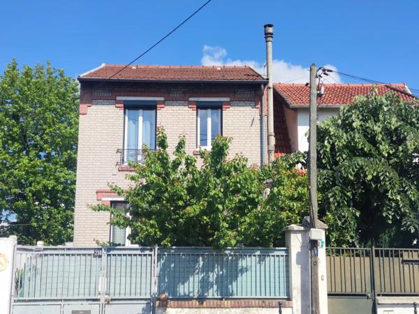 Vente                                                      Maison
                        
                     4 pièces                      72 m2                     à Colombes