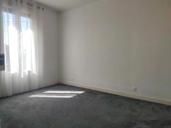 Vente                                                      Maison
                        
                     4 pièces                      72 m2                     à Colombes