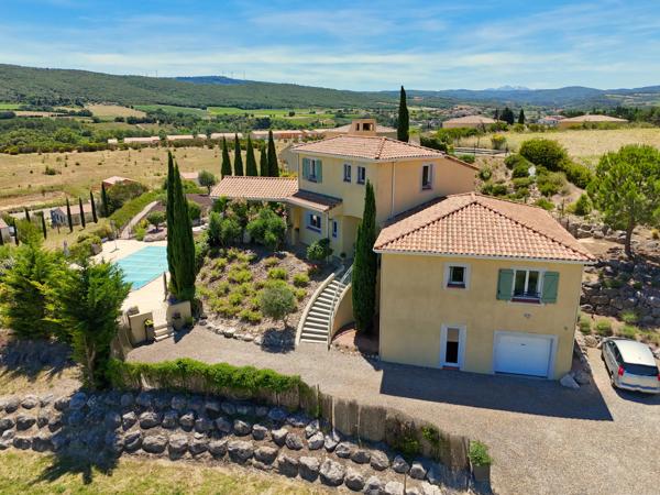 LIMOUX – Élégante Propriété de 5 Chambres avec Vue Panoramique Exceptionnelle et Commodités à Proximité