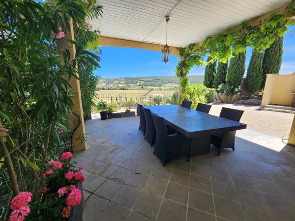 LIMOUX – Élégante Propriété de 5 Chambres avec Vue Panoramique Exceptionnelle et Commodités à Proximité