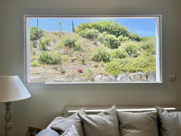 LIMOUX – Élégante Propriété de 5 Chambres avec Vue Panoramique Exceptionnelle et Commodités à Proximité