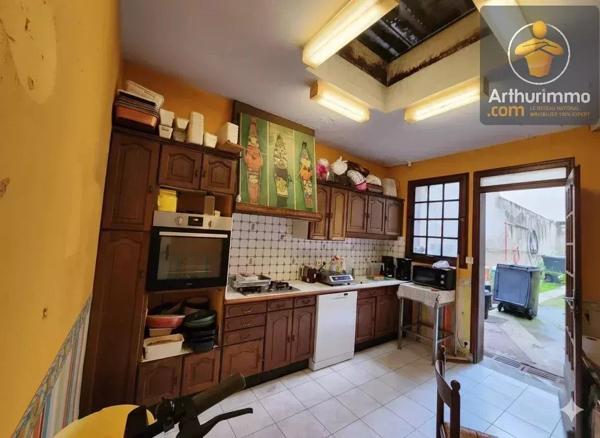 Vente                                                      Immeuble
                        
                                         195 m2                     à Beaugency
