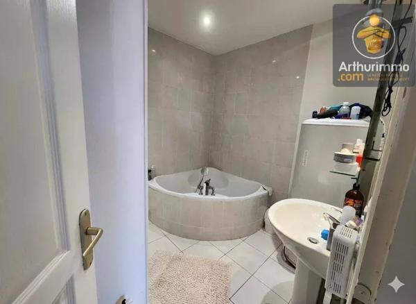 Vente                                                      Immeuble
                        
                                         195 m2                     à Beaugency