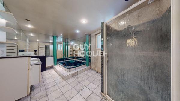 Propriété 371 m² avec dépendances, boxs pour chevaux et 1ha de terrain