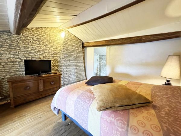 Charmante propriété de 3 chambres avec piscine, gîte potentiel - proche de toutes les commodités