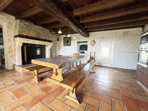 Charmante propriété de 3 chambres avec piscine, gîte potentiel - proche de toutes les commodités
