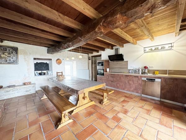 Charmante propriété de 3 chambres avec piscine, gîte potentiel - proche de toutes les commodités