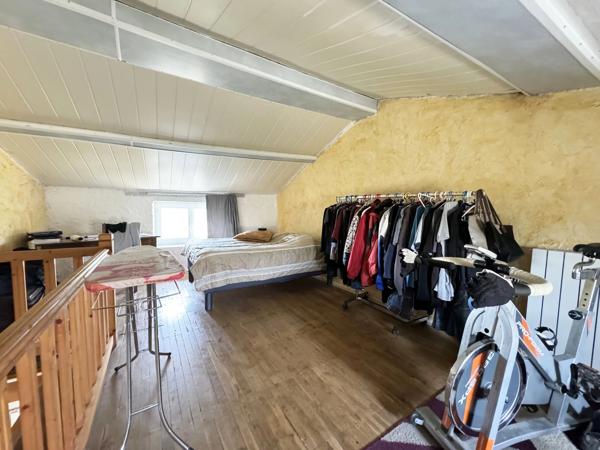 Charmante propriété de 3 chambres avec piscine, gîte potentiel - proche de toutes les commodités
