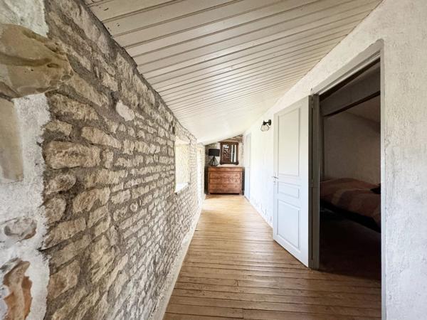 Charmante propriété de 3 chambres avec piscine, gîte potentiel - proche de toutes les commodités