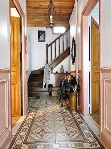 Maison
         6 pièces
        - 150 m² 680 000 € *