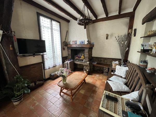 Maison
         6 pièces
        - 150 m² 680 000 € *