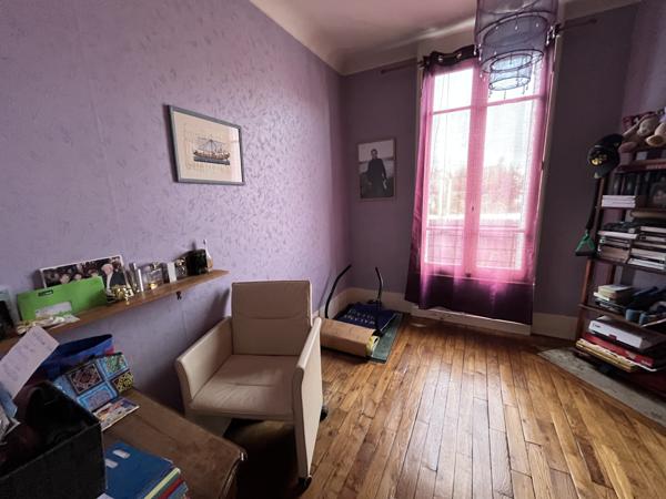 Maison
         6 pièces
        - 150 m² 680 000 € *