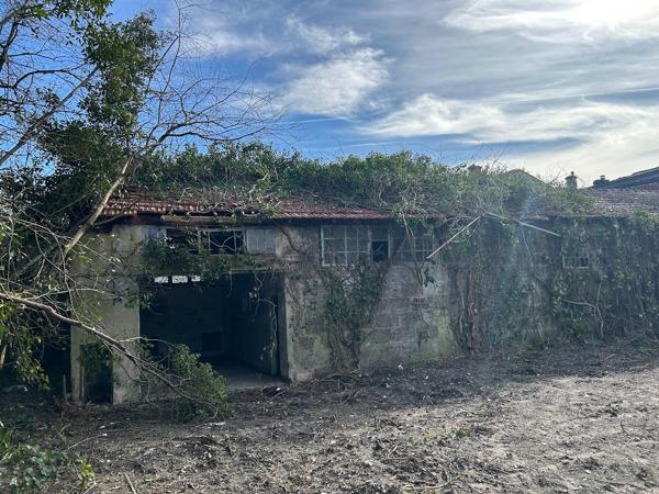 Très rare sur ce secteur hangar / terrain 564 m²
