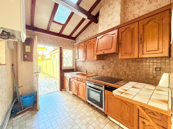 Maison centre ville 65 m², accès forêt, garage