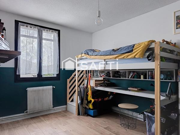 MAISON R+1 AVEC 4 CHAMBRES ET PISCINE