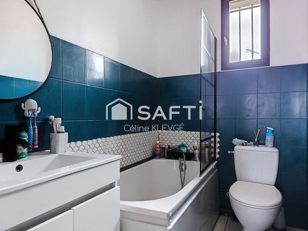 MAISON R+1 AVEC 4 CHAMBRES ET PISCINE