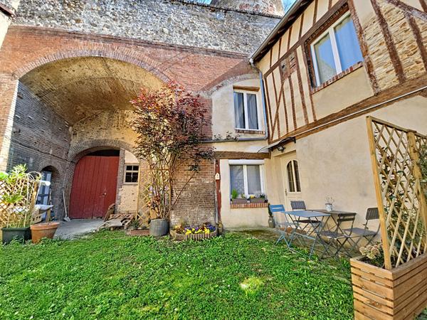 Maison hypercentre Dreux, commodités, écoles et commerces à pied, Cour privative et dépendance