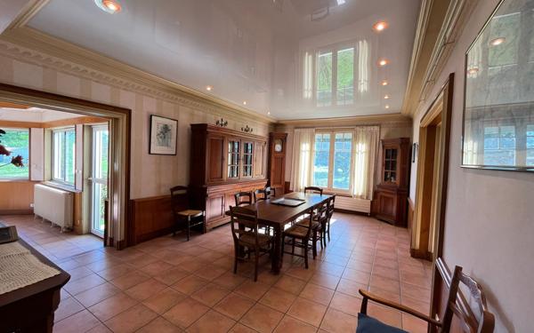 Maison à vendre    8 pièces •  Rion-des-Landes