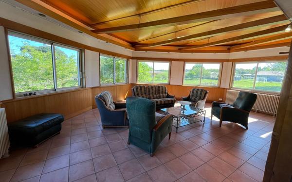 Maison à vendre    8 pièces •  Rion-des-Landes