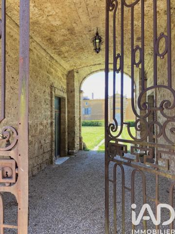 Maison à vendre 20 pièces 1 380 m² Châteaudouble
