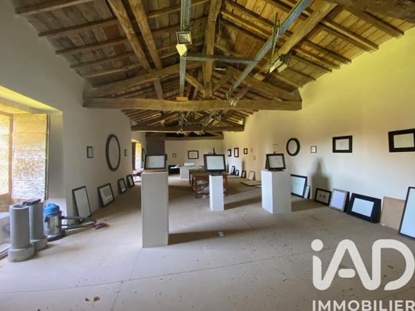 Maison à vendre 20 pièces 1 380 m² Châteaudouble