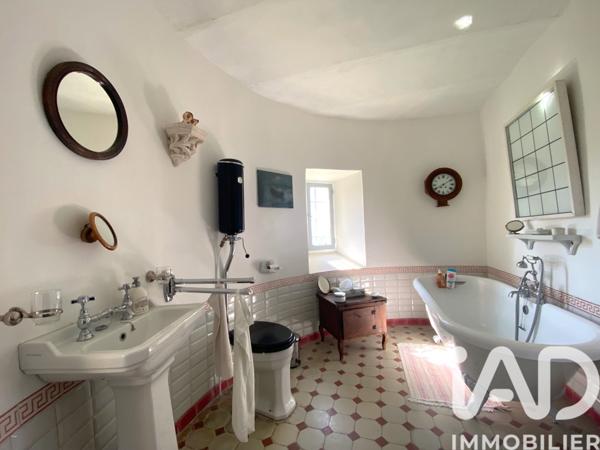 Maison à vendre 20 pièces 1 380 m² Châteaudouble