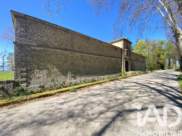 Maison à vendre 20 pièces 1 380 m² Châteaudouble