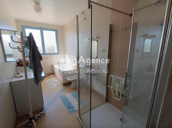 Maison à JALLAIS, 49450 - 7 pièces 165m²