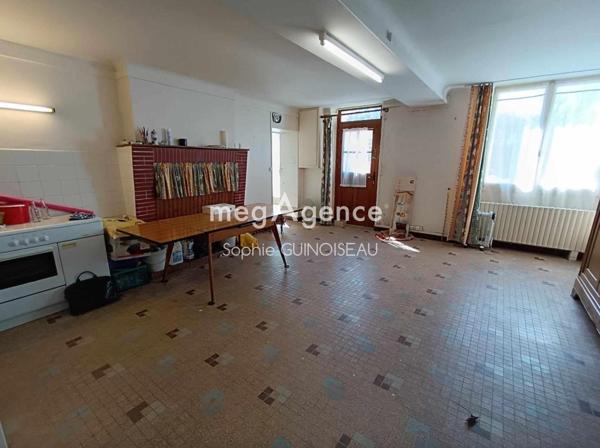 Maison à JALLAIS, 49450 - 7 pièces 165m²