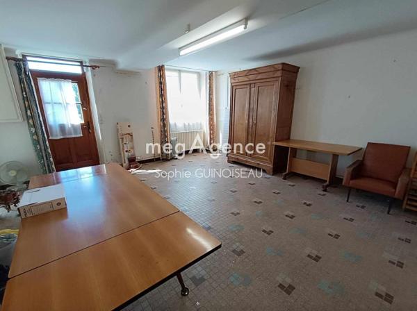 Maison à JALLAIS, 49450 - 7 pièces 165m²